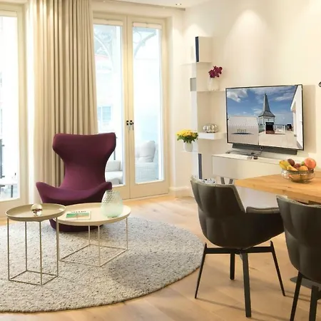 East Cloud***** Apartment